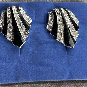 Vintage Nina Ricci Avon collab clip earrings enamel rhinestones